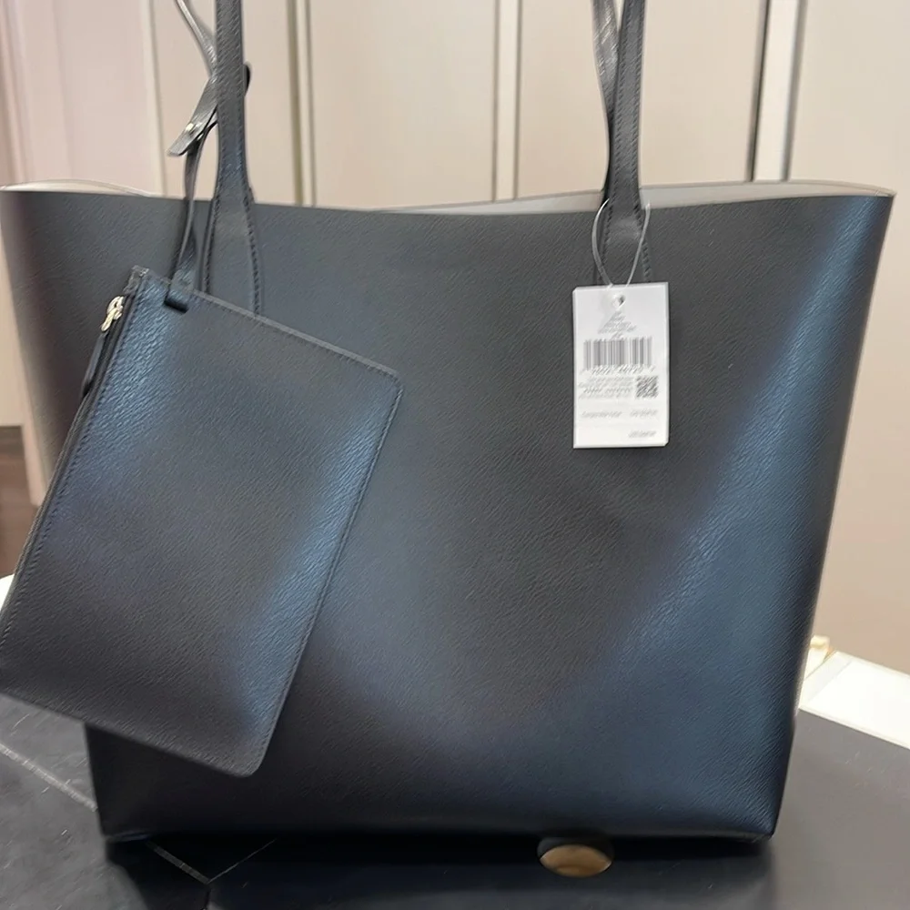 Disney X Kate Spade New York Reversible Minnie Large Tote
NWT
Authentic - Picture 9 of 16